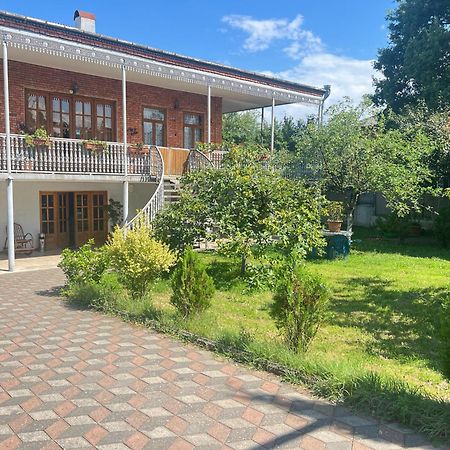 Guesthouse Zedafoni Zestafoni Εξωτερικό φωτογραφία