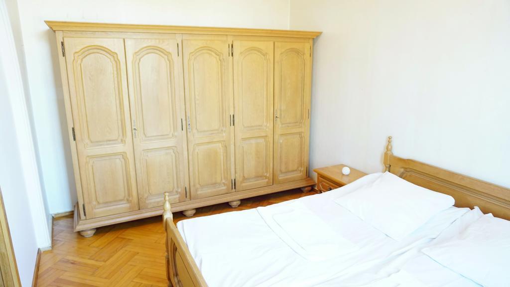 Guesthouse Zedafoni Zestafoni Εξωτερικό φωτογραφία
