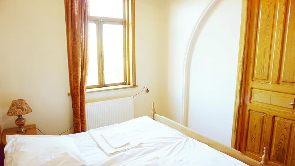 Guesthouse Zedafoni Zestafoni Εξωτερικό φωτογραφία