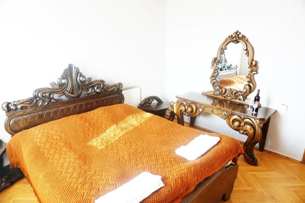 Guesthouse Zedafoni Zestafoni Εξωτερικό φωτογραφία