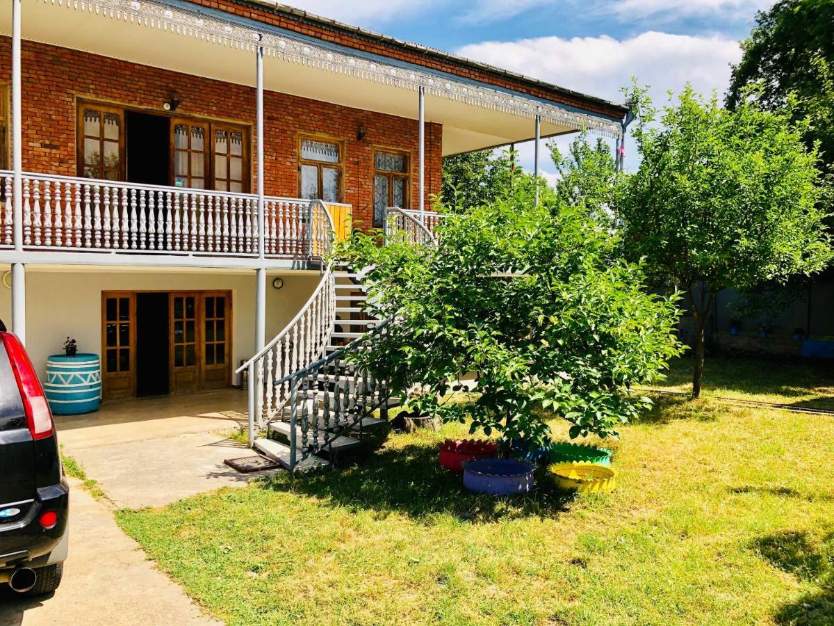 Guesthouse Zedafoni Zestafoni Εξωτερικό φωτογραφία